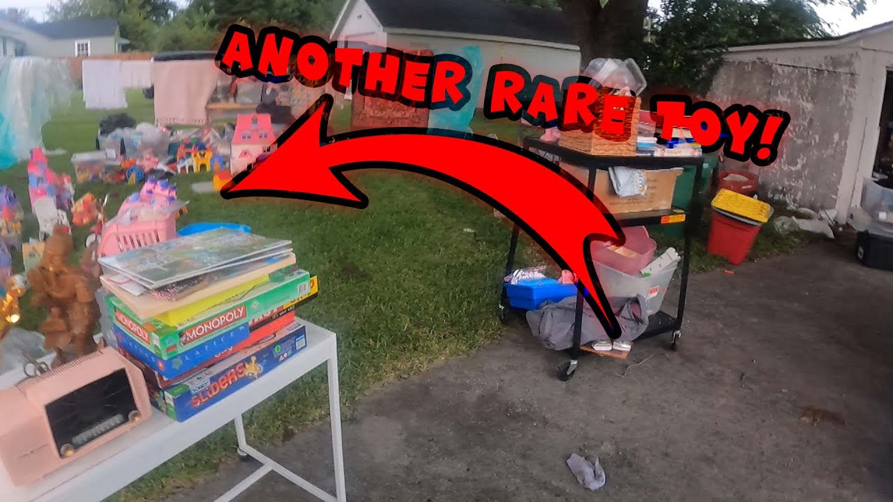 SO MANY TOYS At This GARAGE SALE!