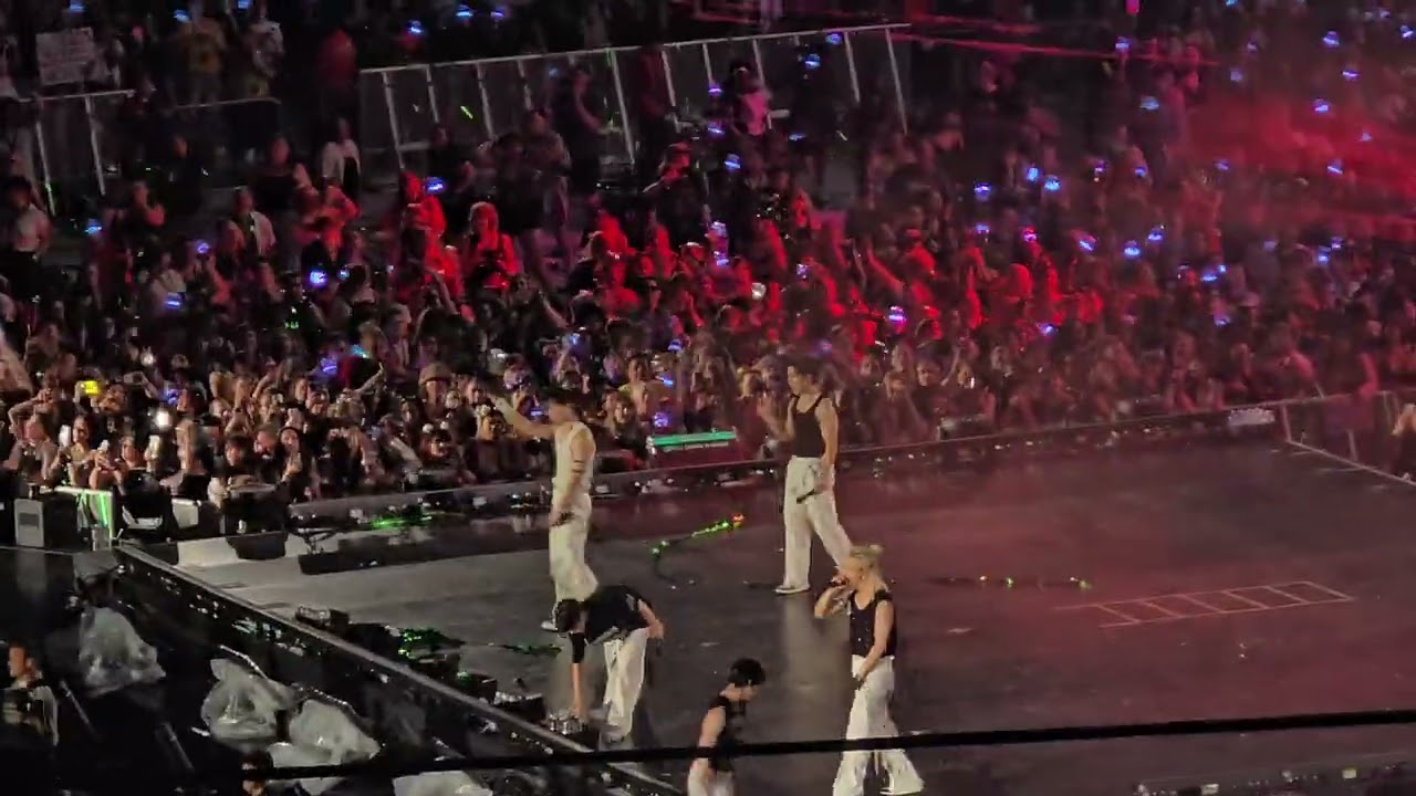 250626 Stray Kids dominATE in Chicago - LALALALA