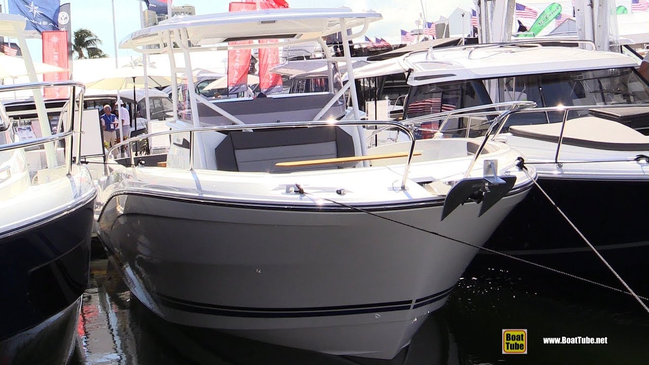 2020 Jeanneau Leader 9.0 CC Center Console Boat - Walkaround Tour - 2019 Fort Lauderdale Boat Show