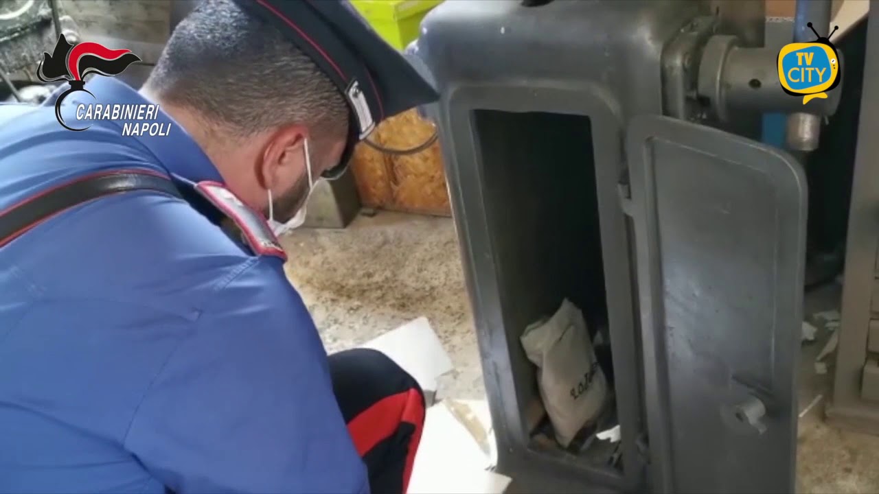 Produceva decine di documenti falsi in una stamperia clandestina: arrestato 64enne incensurato