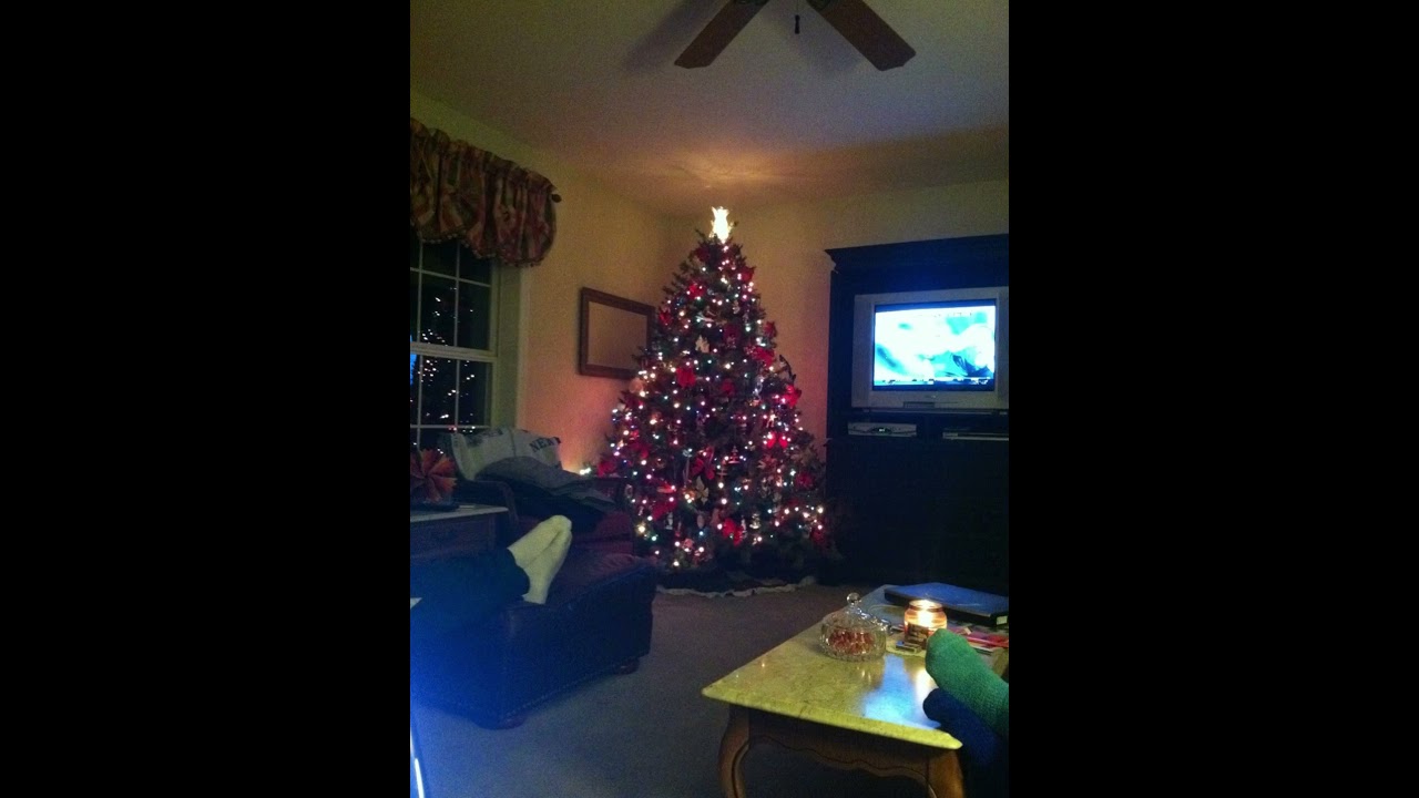 POV it is Christmas in the 2000s #2000s #2000snostalgia #nostalgiacore #foryou #christmas