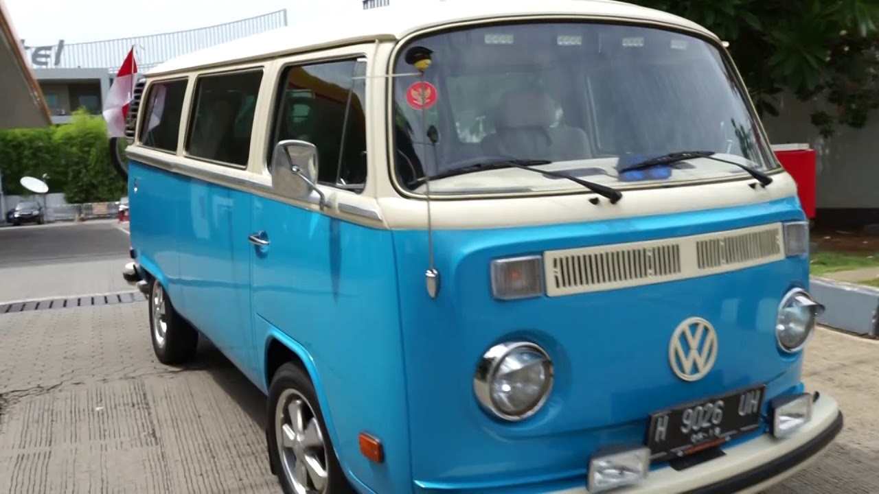 VW Combi Blue