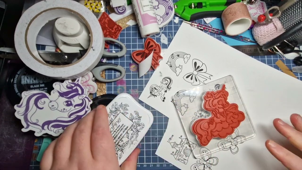 On test les nouveaux tampons enfants action !!!! j'adore ❤️❤️❤️ #action #scrap #test