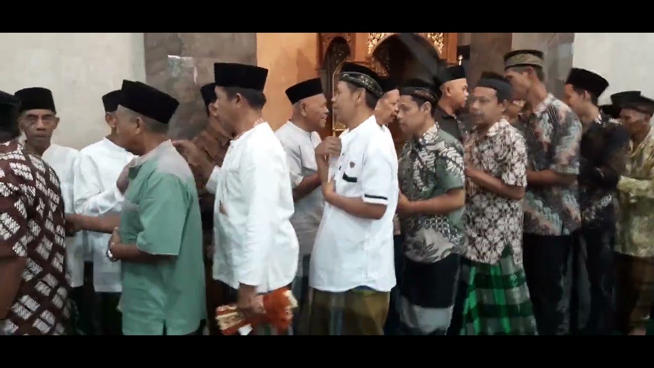 Prosesi Halal bi halal di Masjid Baiturahim puton senin .31.maret 2025