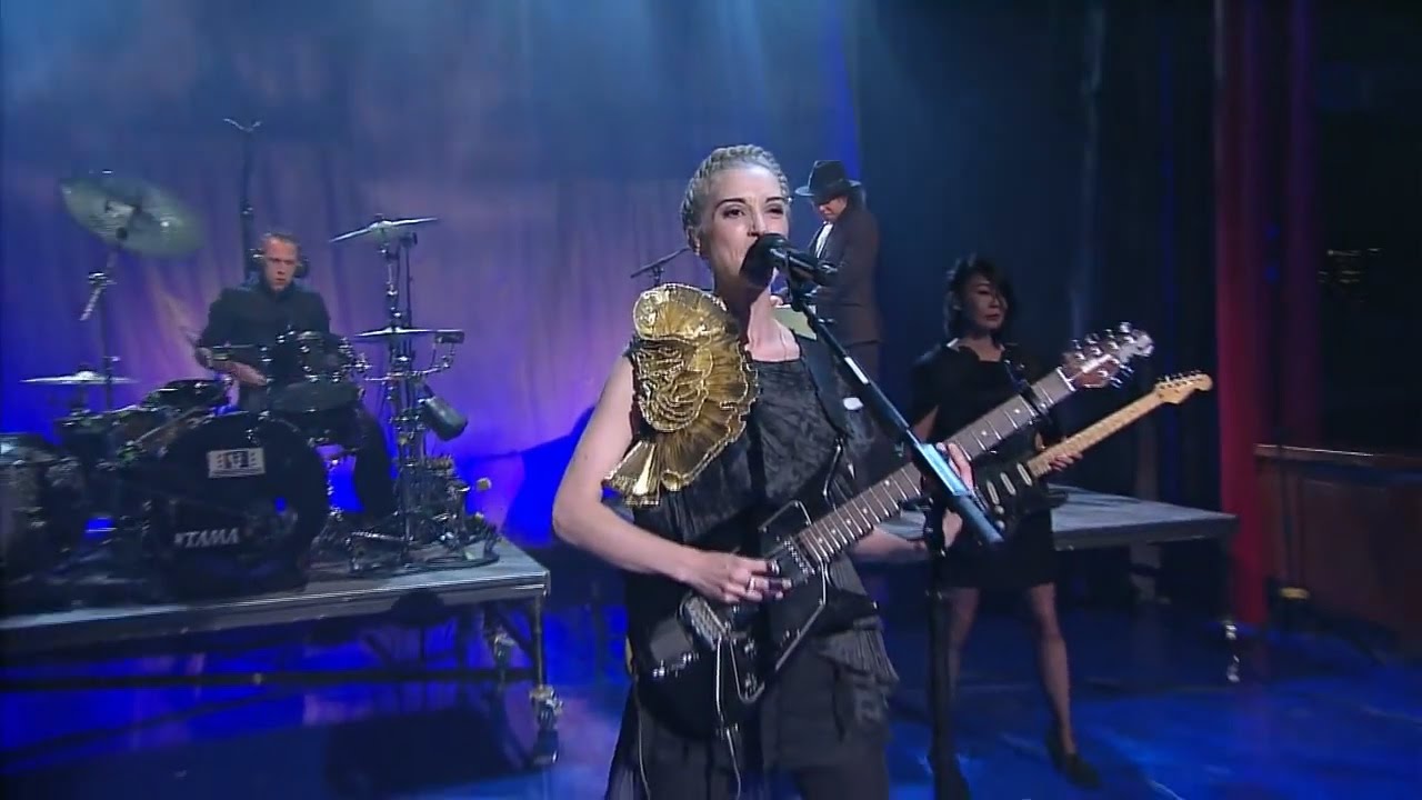 St.Vincent - Bring Me Your Loves