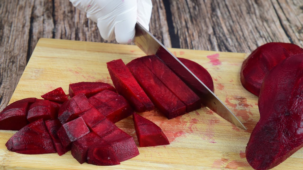 Я готовлю этот суп раз в неделю! Полезный и вкусный рецепт из свеклы.