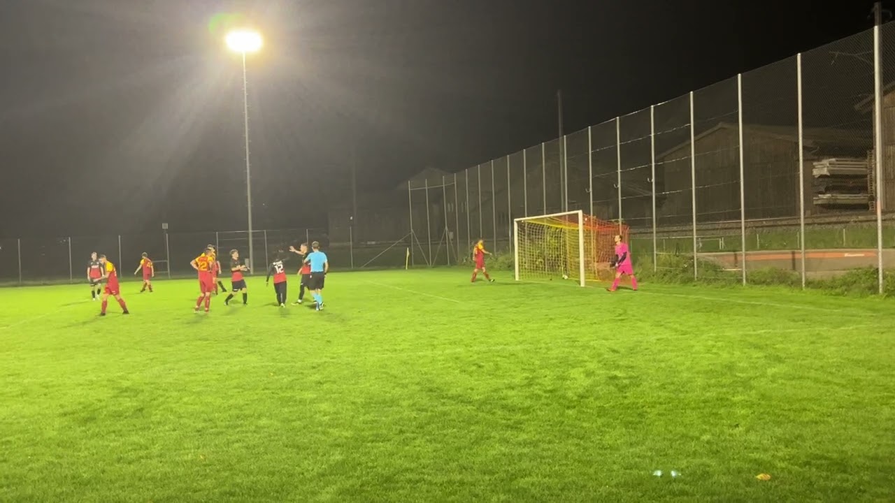 Rafael Zahnd (FC Schönbühl) Elfmeter Penalty - Urs Augsburger (FC Stettlen 08)