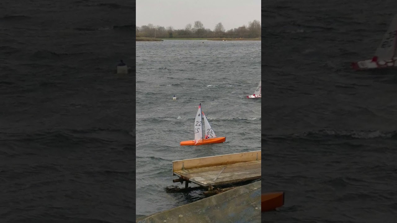 IOM sailing C rig in 33kts at Cotswold Model Yacht Club
