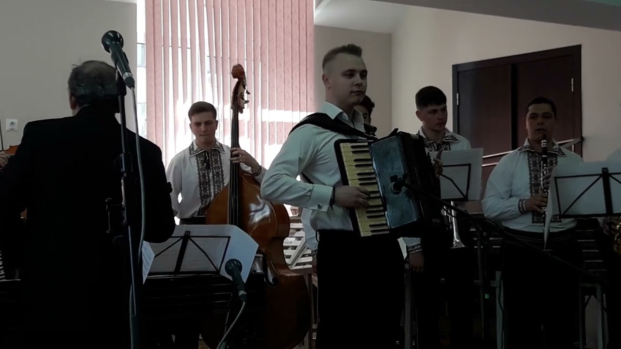 Alexandru Sili și Orchestra de Muzică Populară Tinerii rapsozi. Dirijor Vasile Panainte