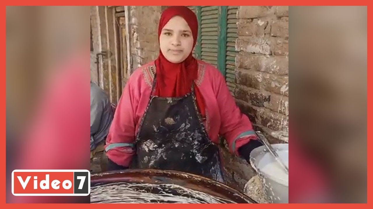 البلدى يكسب .. نادية تعلمت مهنة صنع الكنافة البلدى من والدها وتساعده فى شهر رمضان