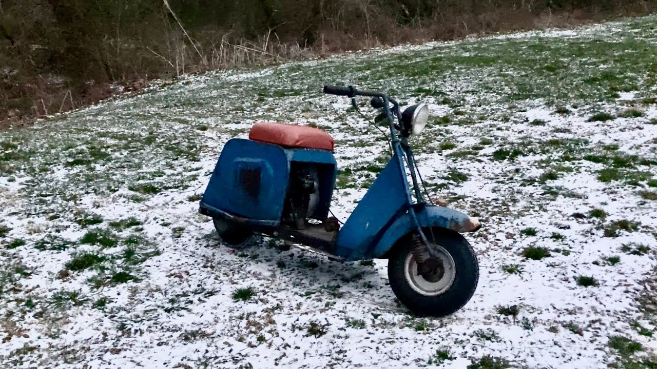 Old Cushman MotorScooter in the Frigid Cold. 12 Degrees Fahrenheit. ￼