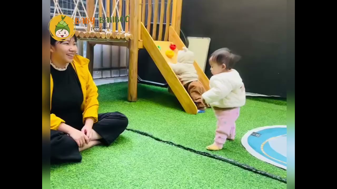 Những em bé từ 6 tháng tuổi đi học tại Bamboo