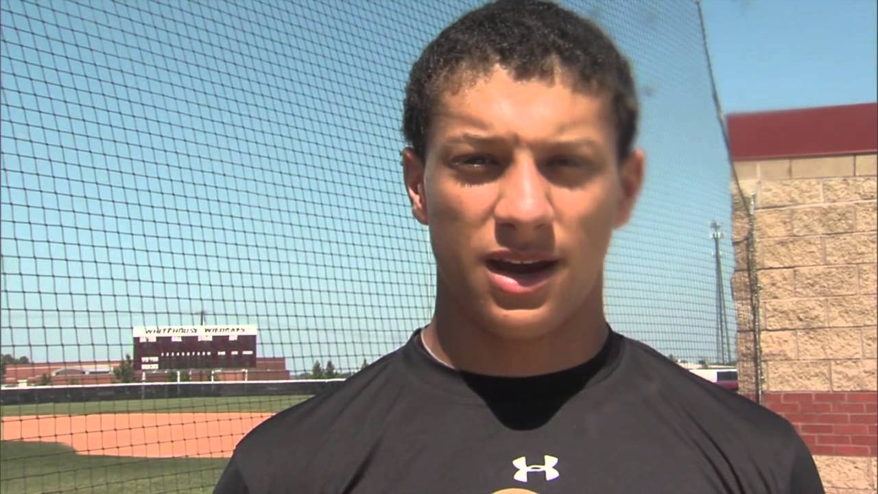 Patrick Mahomes signs with Texas Tech