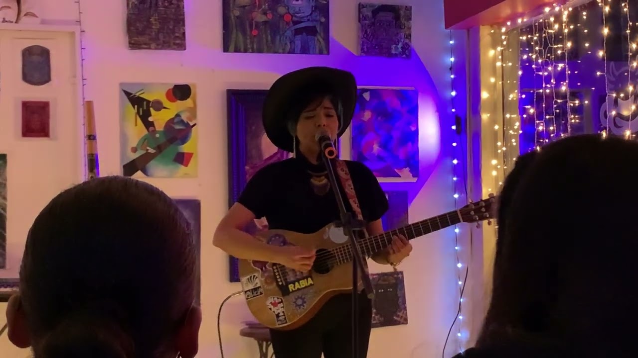 Nidia Barajas - Yo no soy nada de nadie. Cantautora tijuanense.