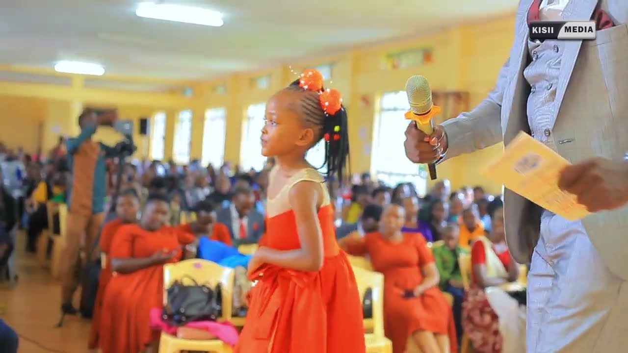 moraa performing live at Kisii Poly - Obwanchani