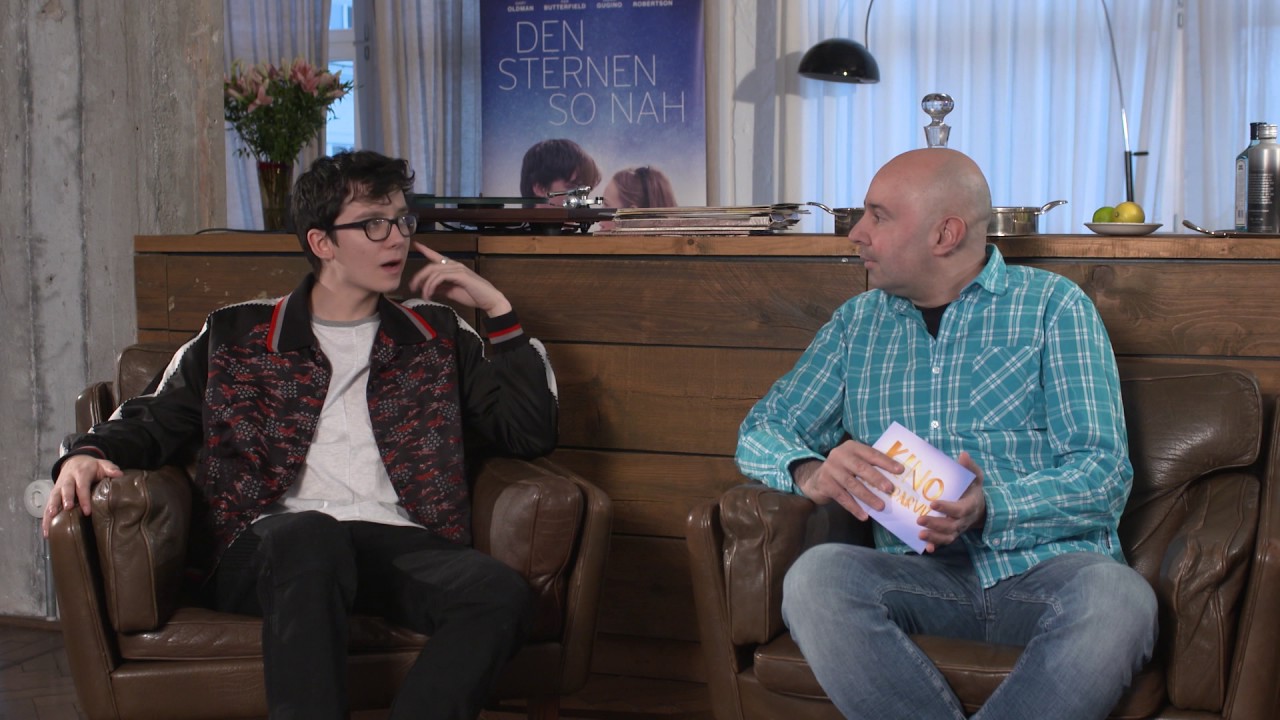Asa Butterfield Interview THE SPACE BETWEEN US - Kissing Britt Robertson Tuna Sandwich