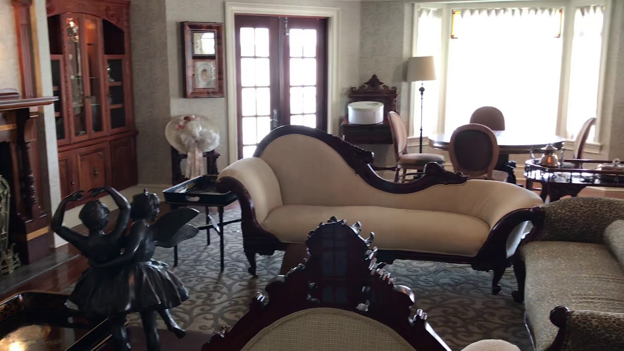 AQ Ladies Parlor