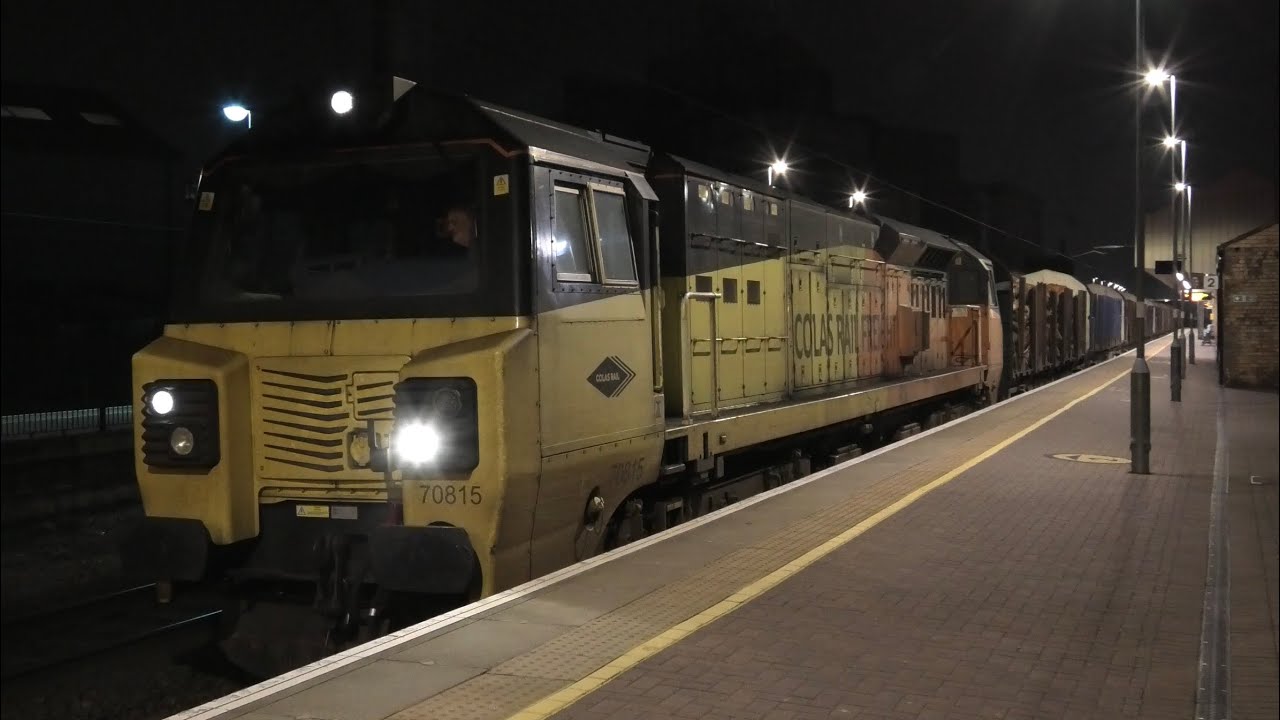 Fantastic Cold Evening at Warrington Bank Quay Freight/Passenger Trains 26th January 26 WCML 