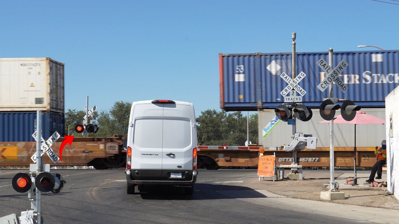 UP 6840 Z Intermodal North | *New Signal Post Knockdown* Divisadero St. Railroad Crossing, Fresno CA