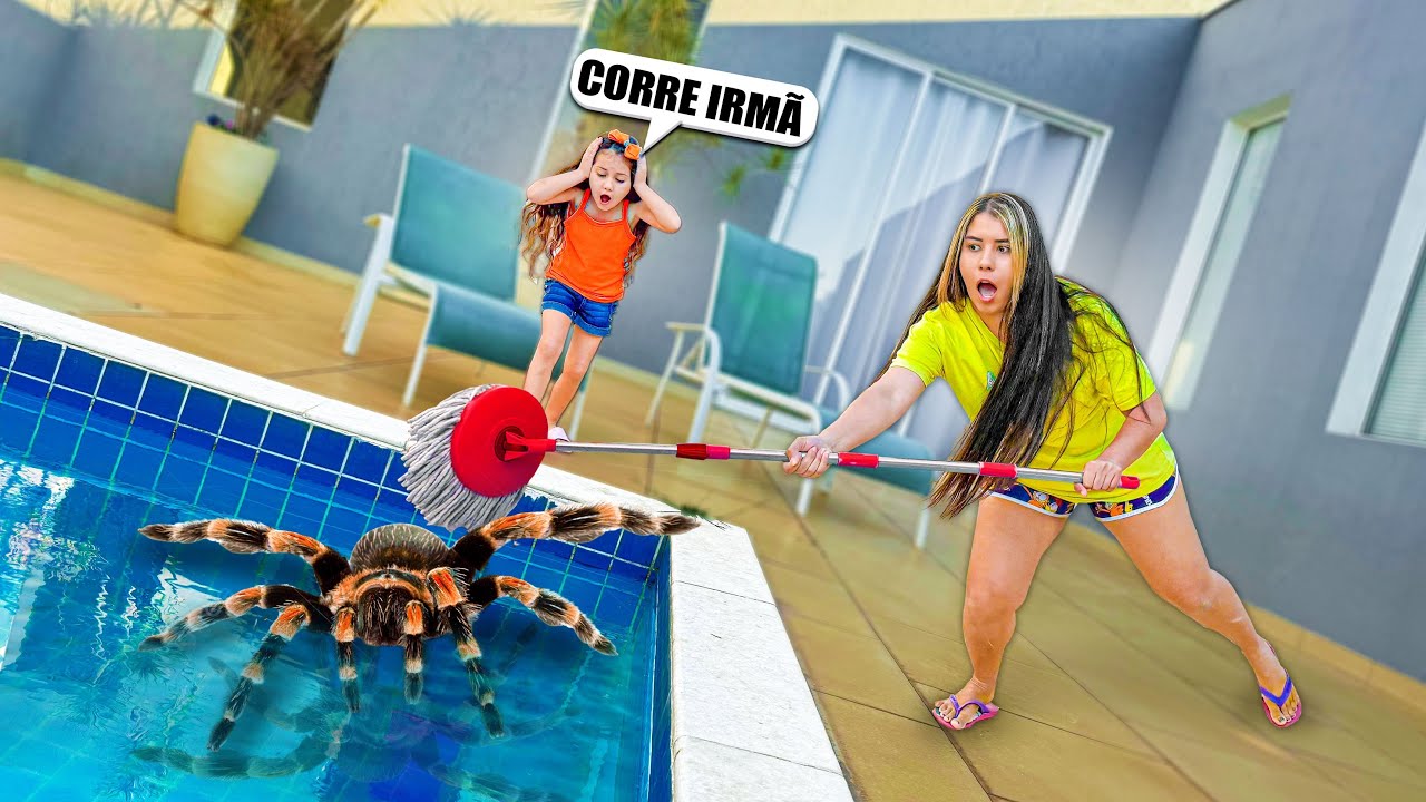 A LARISSA JOGOU UMA ARANHA GIGANTE DENTRO DA PISCINA!!