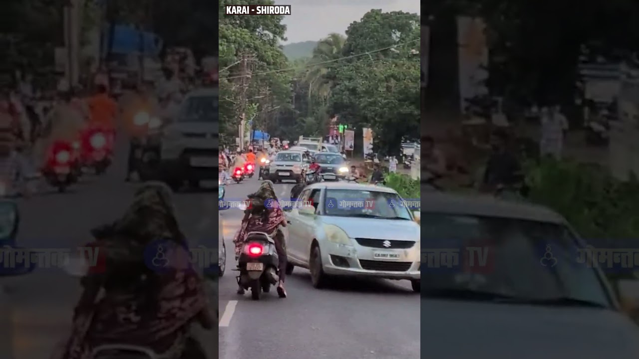 #shorts Bull Fight on Road Causes 15 Minute Traffic Jam | Gomantak Tv