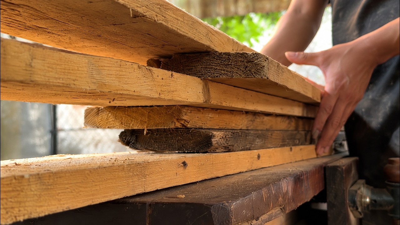 You&rsquo;ll Never Throw Away Pallets After Watching This! Crazy or Brilliant Idea?