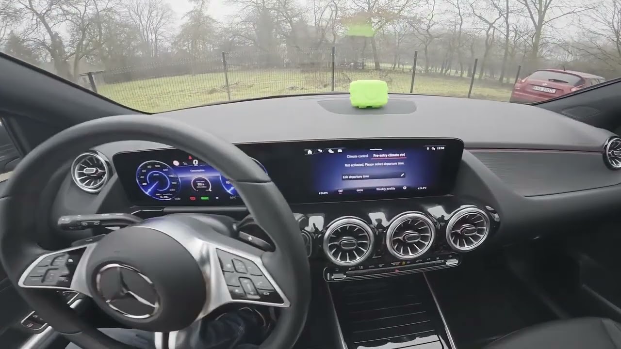 MERCEDES-BENZ EQA : Où se trouvent les ports USB (USB-C recharge & ports de connexion)