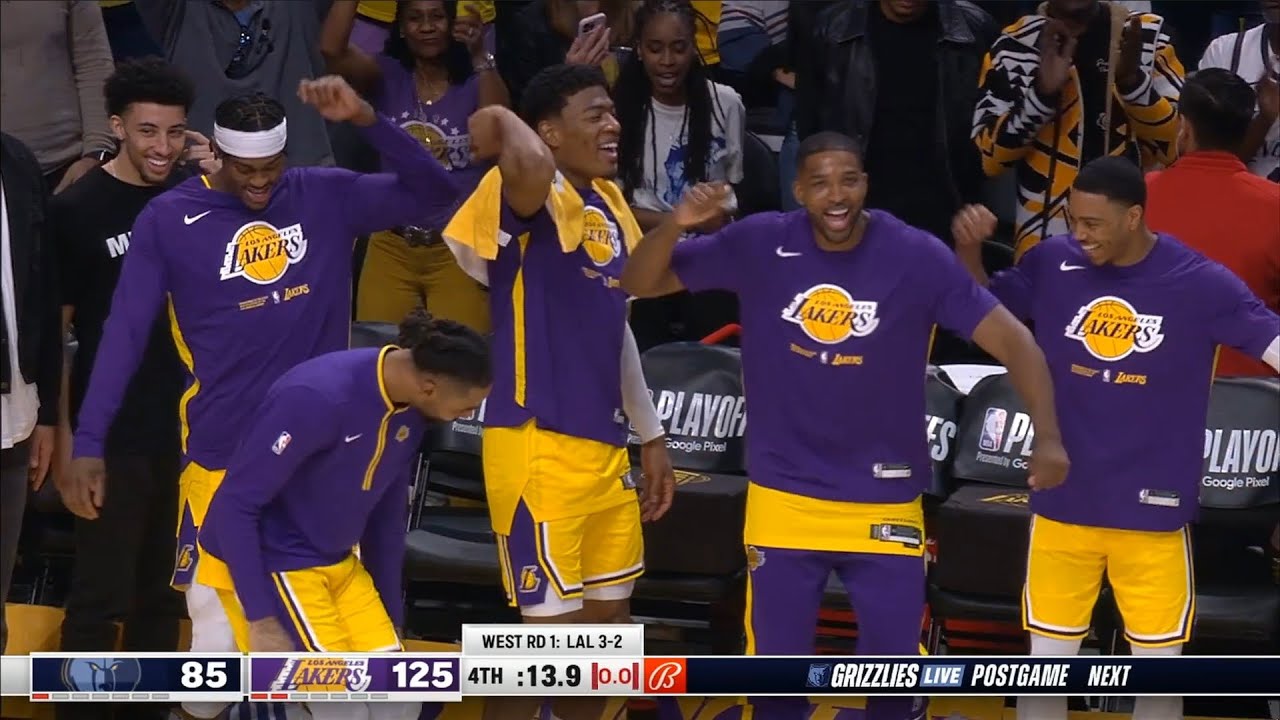 Lakers sing 