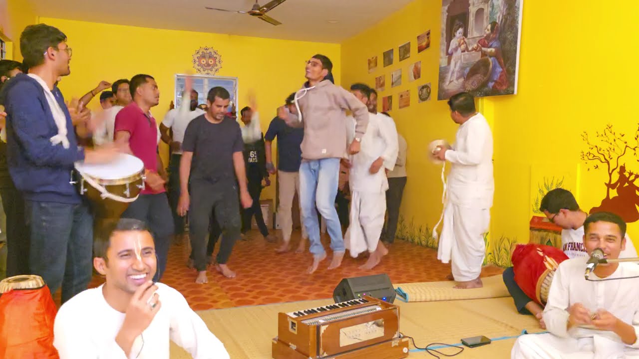 This Kirtan Made Everyone Dance! | Sunday Program at GSC