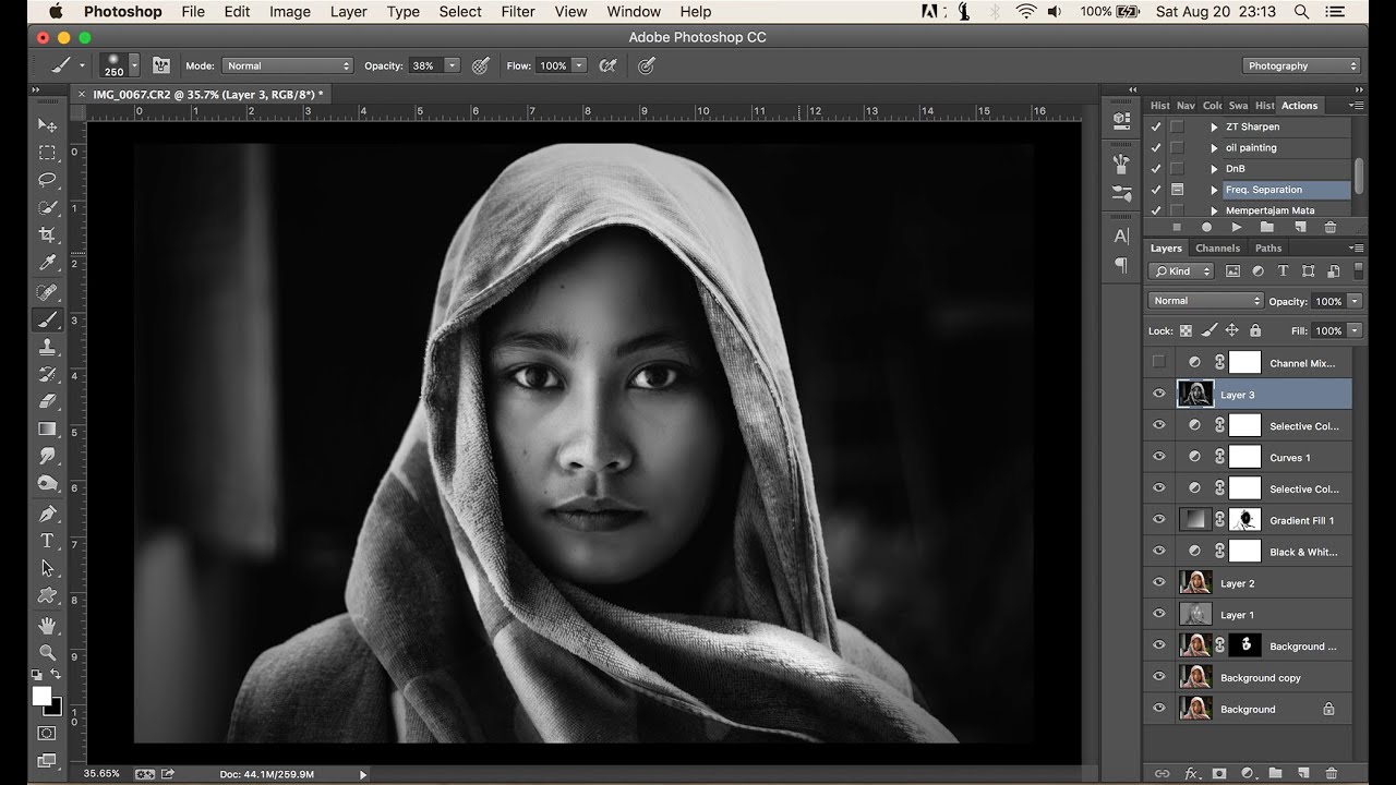 Photoshop Tutorial | Dramatic Black and White  Simple Process
