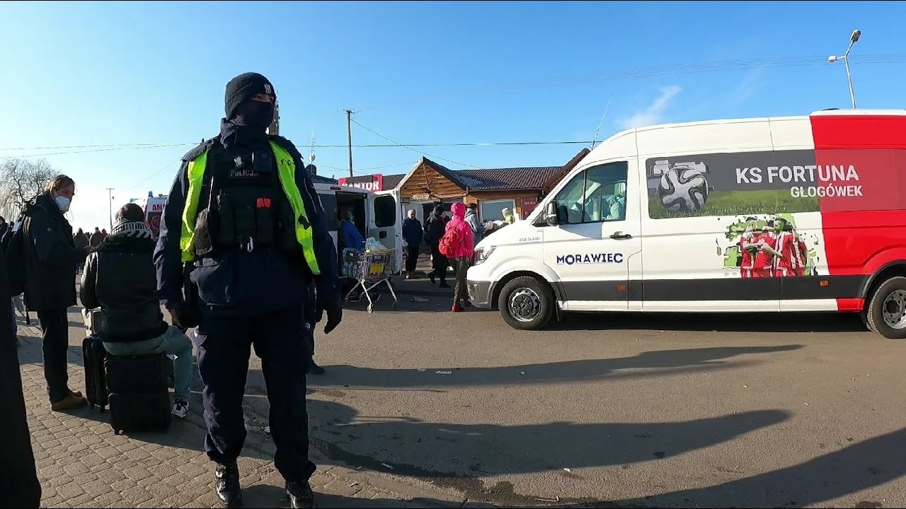 Exploring the Ukraine-Poland Border Crossing at Medyka