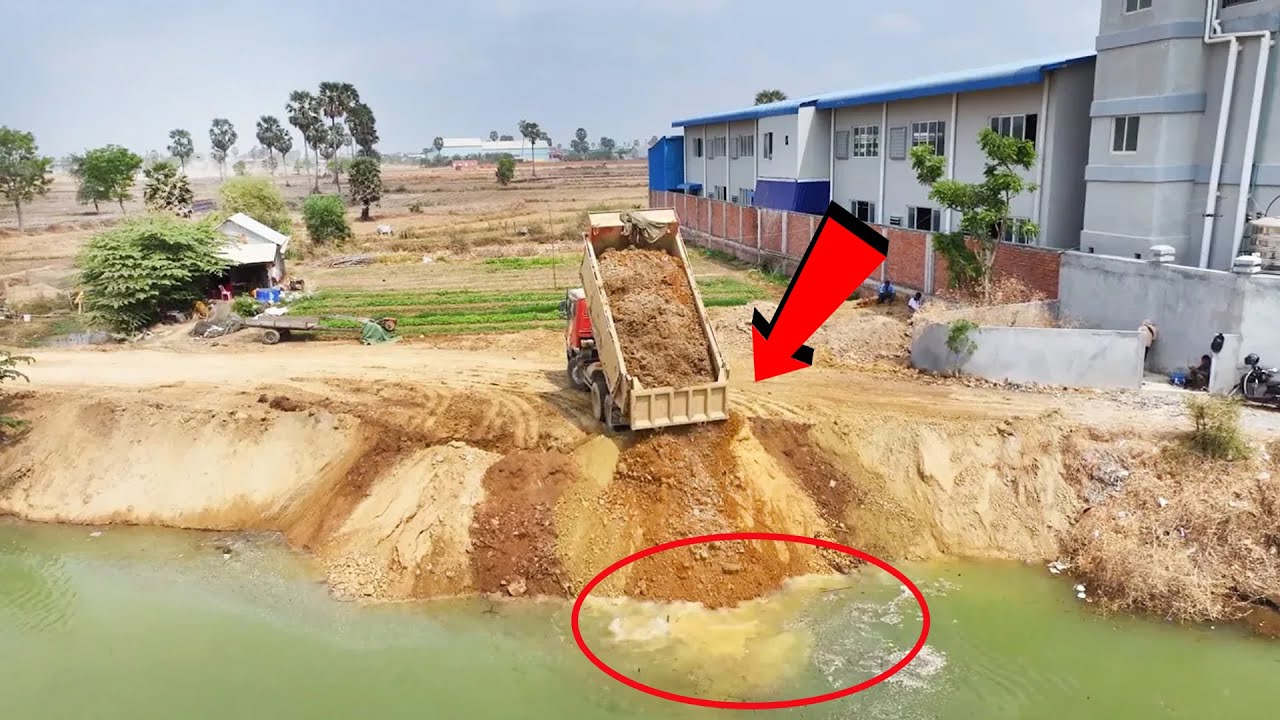 Incredible Soil-Pushing Technique: KOMATSU D60P Bulldozer Resizes Road and Works on Canal