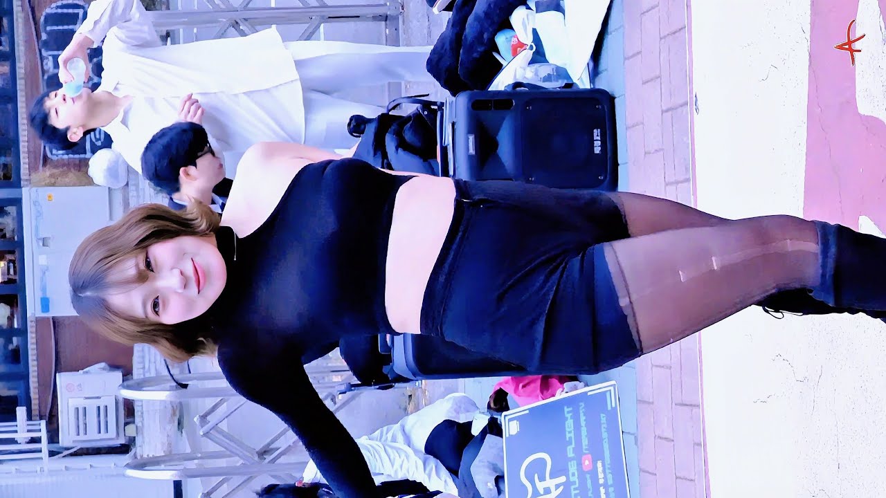 Танцевальная команда Half HAF (High-altitude Flight) [Ayoung] Fancam Cover NMIXX (Nmix) 'Blue Val...