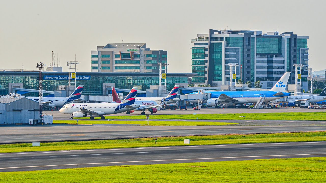 Plane Spotting + Live ATC at Guayaquil, Ec (GYE) | LANDINGS AND TAKEOFFS