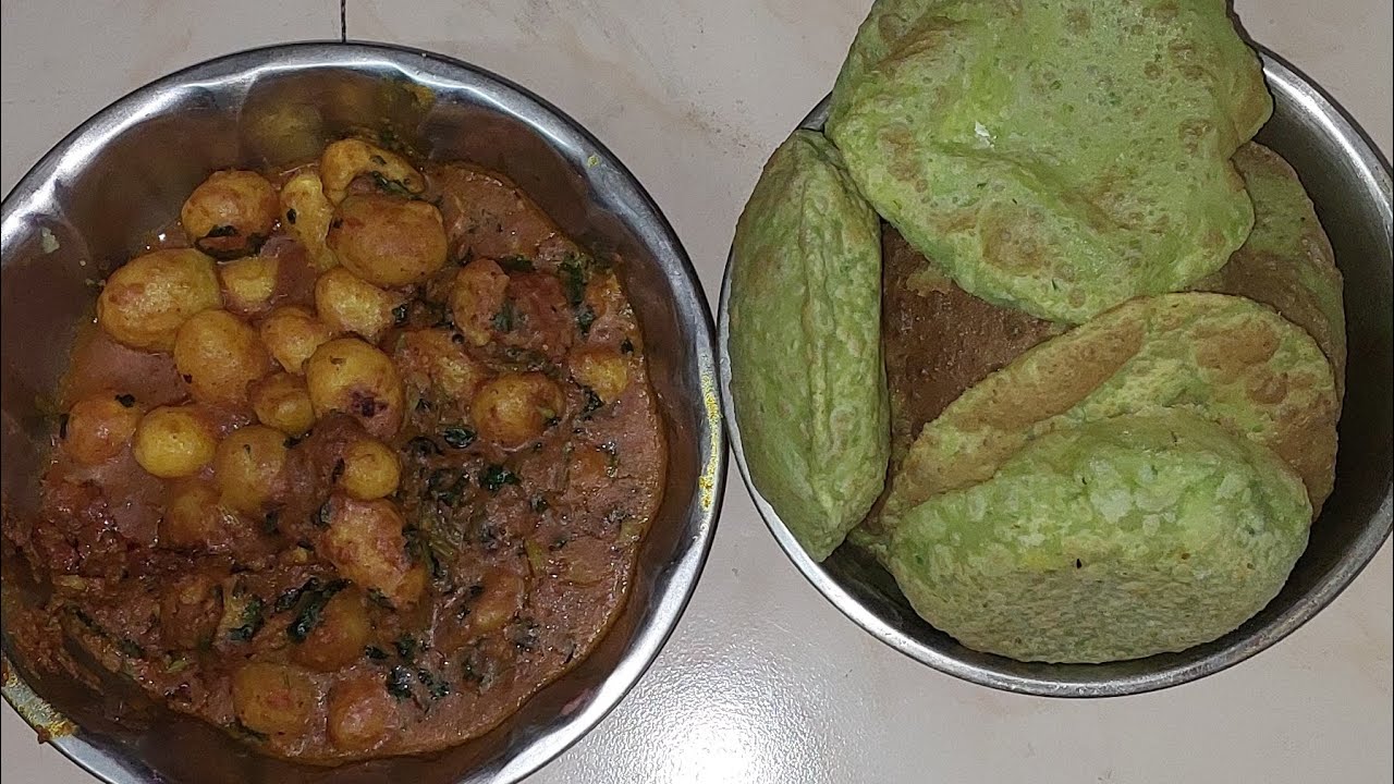 আজকে বানালাম শীতের সেরা কড়াই শুটির কচুড়ি ।