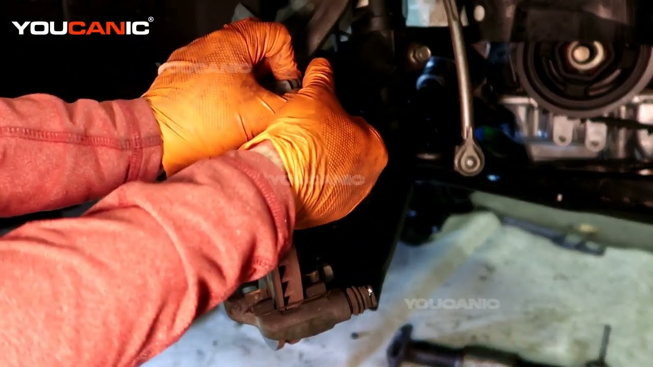 Honda Civic 2016-2021 &mdash; замена передних тормозных колодок и ротора