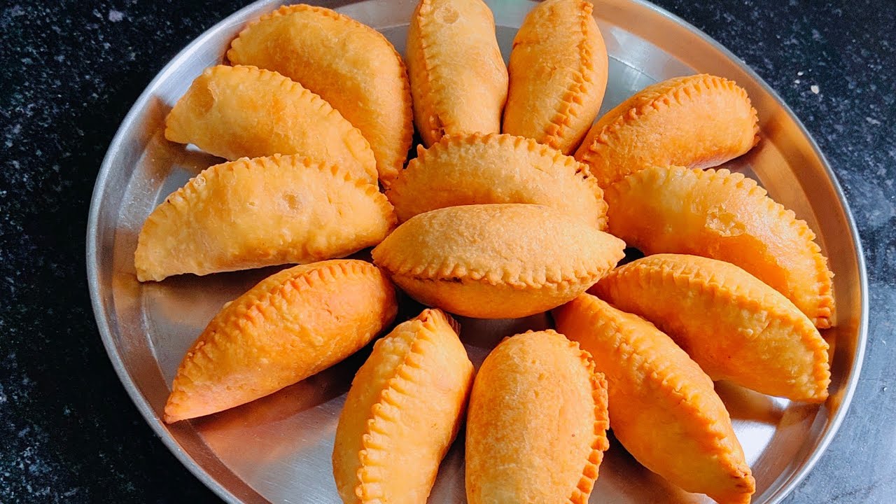 सूजी मावा गुजिया । बिना फालतू मेहनत हलवाई जैसी खस्ता गुजिया बनाने का तरीका। Holi Special Gujiya 
