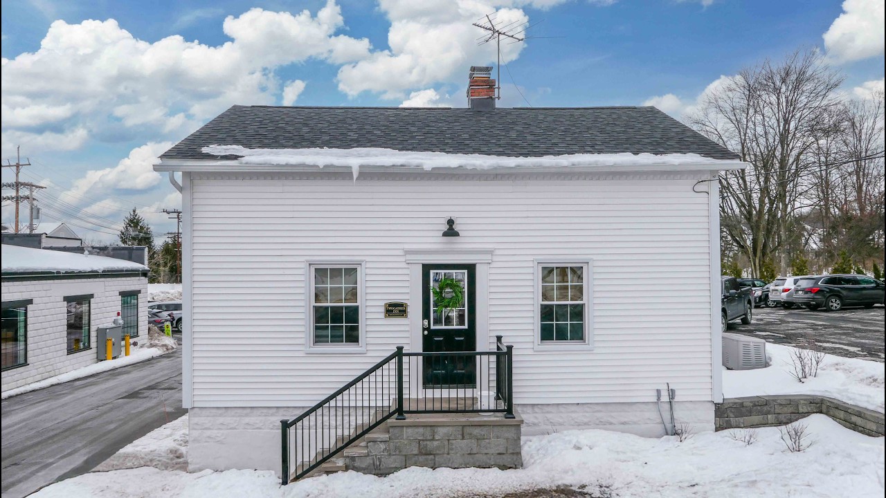 183 E Washington St, Chagrin Falls, Ohio