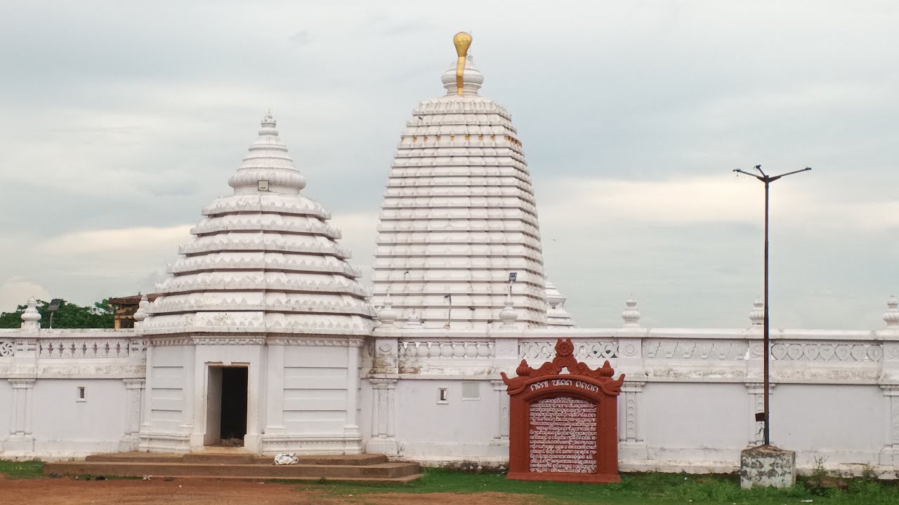 ମହିମା ମହାପ୍ରଭୁଙ୍କ ଗାଦି ମନ୍ଦିର ସନ୍ଧ୍ୟା ନୀତି ଚାଲିଛି🙏🙏04/06/2025#mahimagadi #gadiniti #jorandagadi