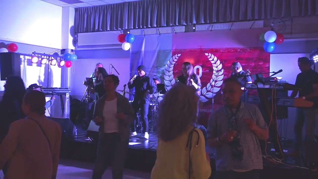 Last Minute Band - Love The One You With