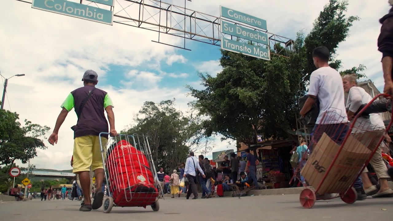 As Venezuela's economy plummets, mass exodus ensues