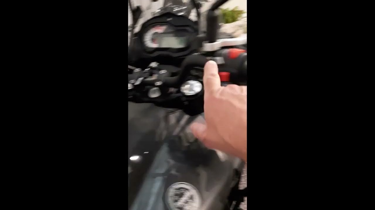 Instalación de Faros Auxiliares TRK 502 no 502 x en Teclas Originales en el manillar