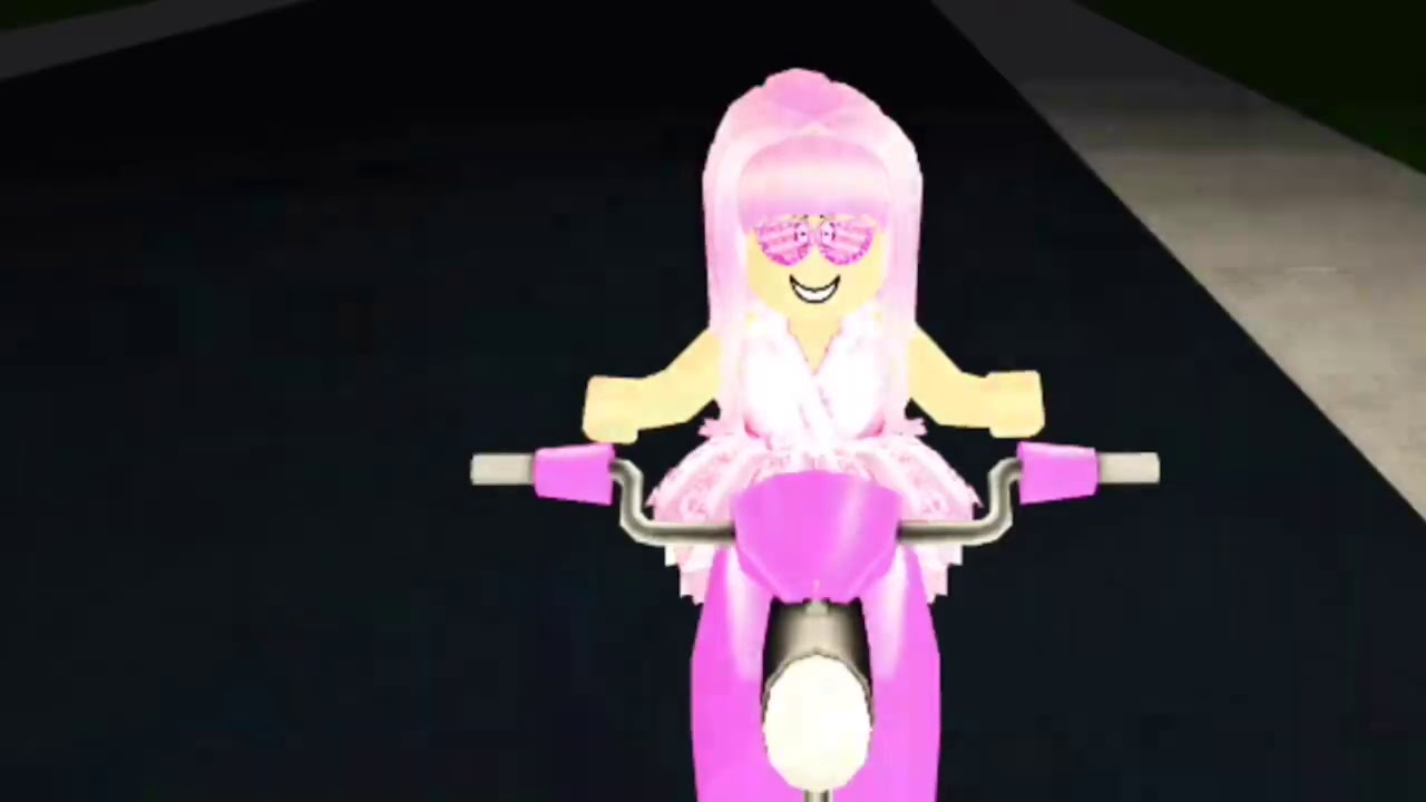 R- r- r- roll up to the party with my crazy pink wig (Roblox)