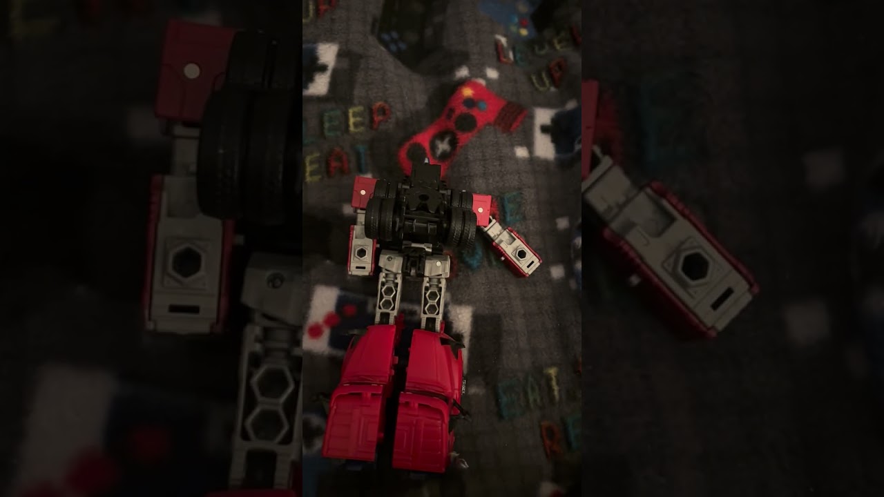 EXCLUSIVES Amazon exclusive Volvo Optimus Prime