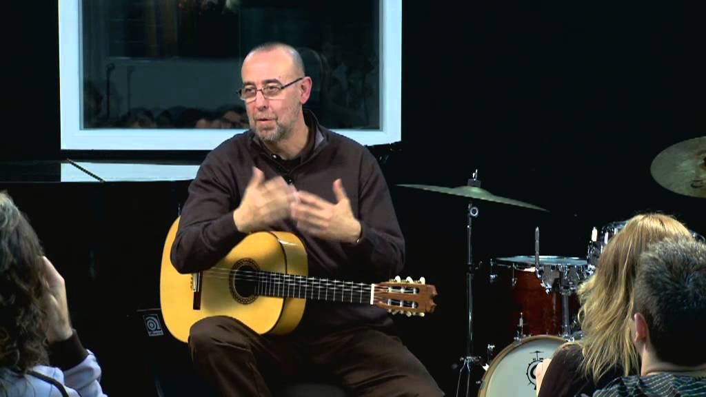 Master Class con el Guitarrista Óscar Herrero, para Desnudos de Etiquetas | Cervezas Alhambra