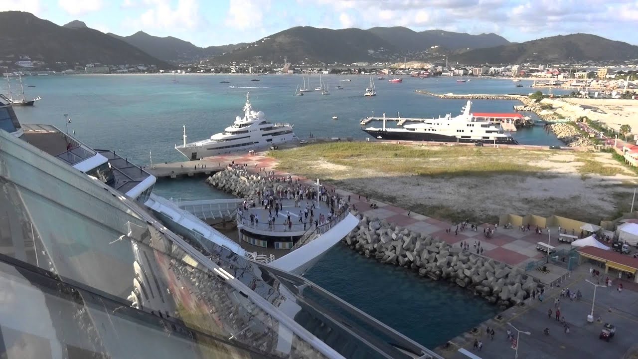 Celebrity Silhouette Horn Battle vs Eclipse