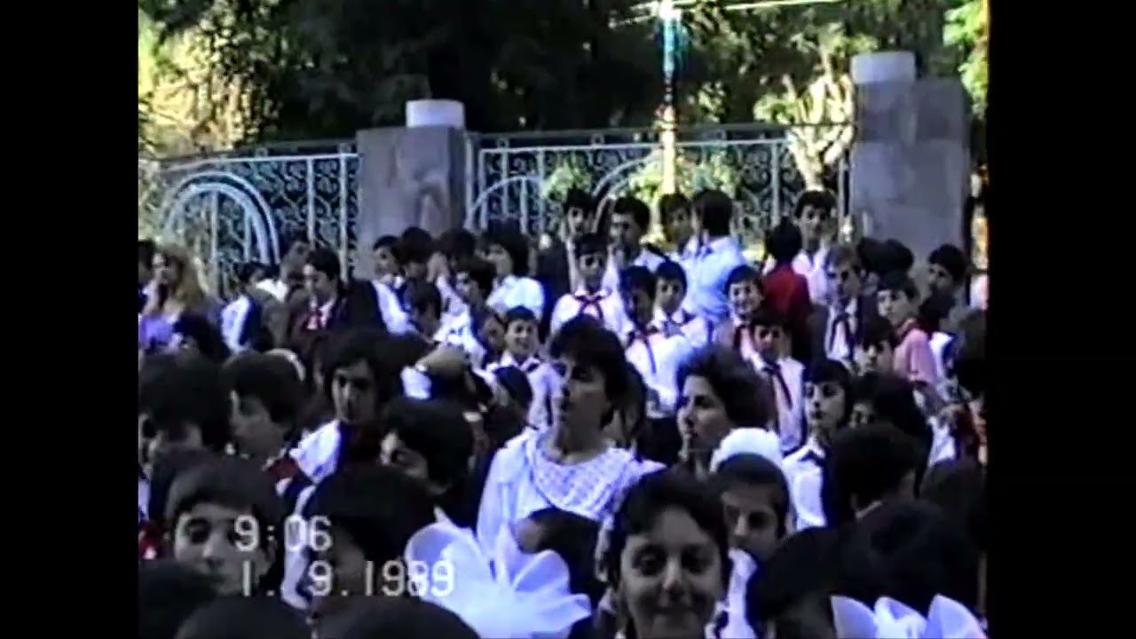 ԱՌԱՋԻՆ ԶԱՆԳԸ ԳՈՐԻՍԻ ԱԿՍԵԼ ԲԱԿՈՒՆՑԻ ԱՆՎԱՆ ԹԻՎ 1 ԴՊՐՈՑՈՒՄ, 1989թ․ սեպտեմբերի 1-ին։