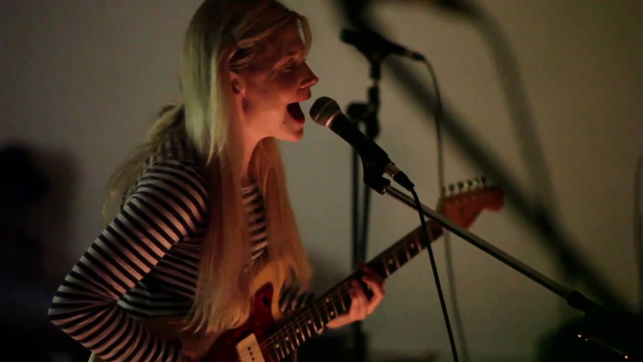 Marnie Stern - CMJ Profile (interview, live footage)