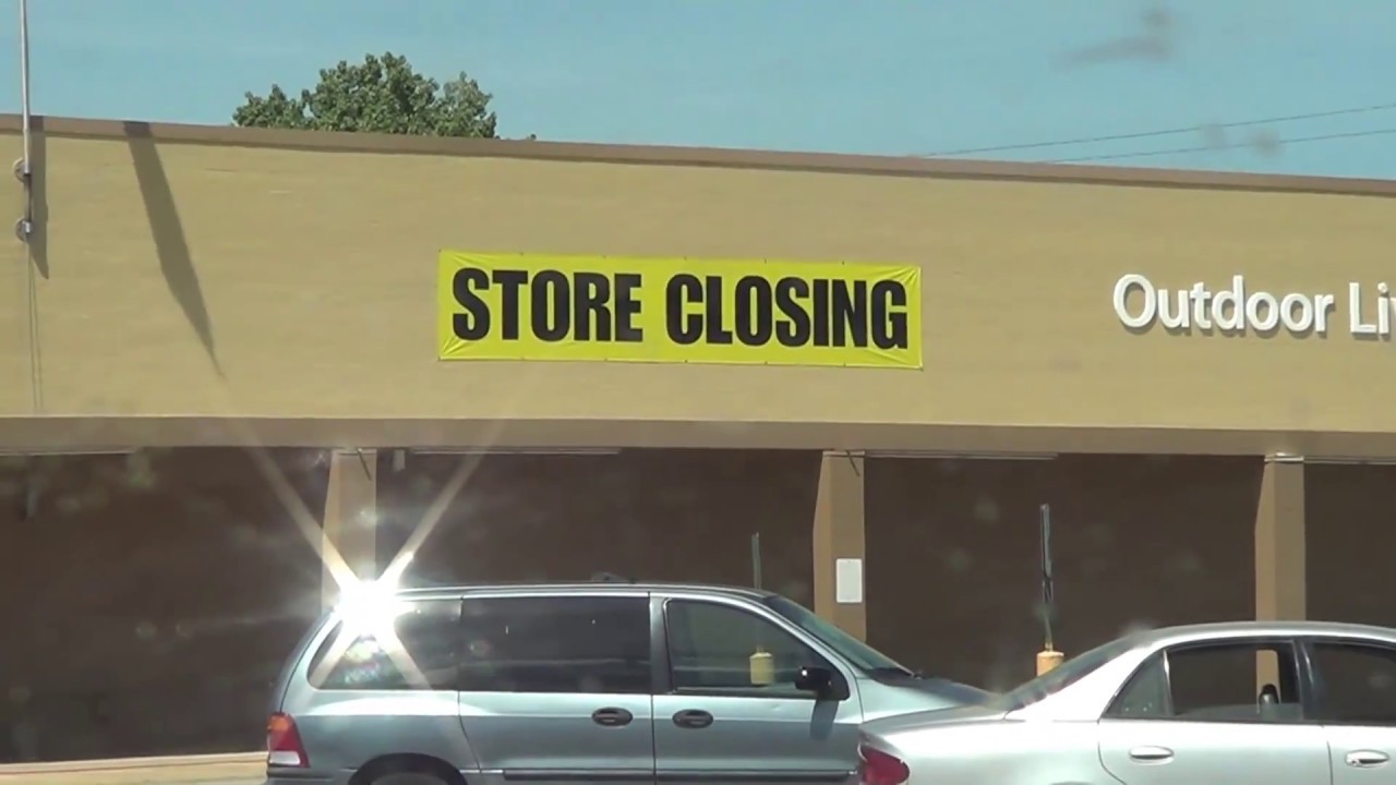 Let's Visit a Closing Wal-Mart Store