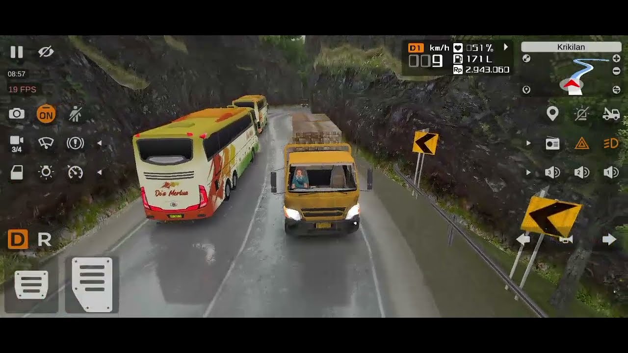 Truk simulator Indonesia angkut kayu ke klaten lewat tikungan extrem